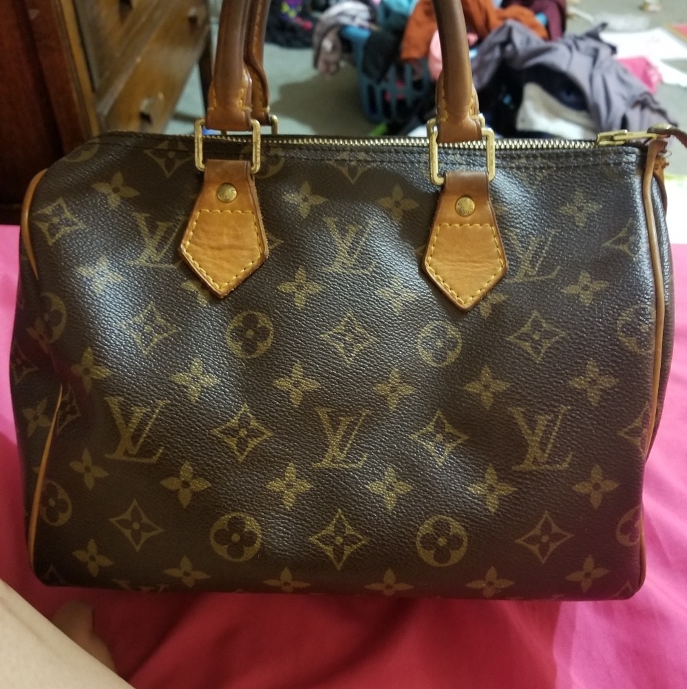 Louis Vuitton Speedy 25